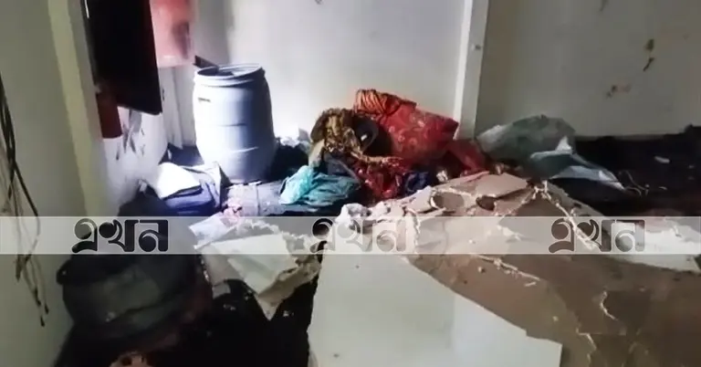 গ্যাস লিকেজের বিস্ফোরণে ক্ষতিগ্রস্ত ঘর